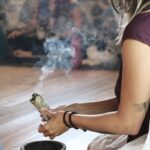 Humo Blanco: Su Significado Espiritual y Poder Transformador