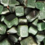 Piedra de Ágata Verde: Descubre su significado espiritual y los beneficios para tu bienestar.